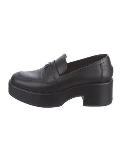 Pre-owned Chanel Interlocking Cc Logo Leather Loafers In Black