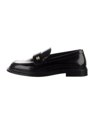 Pre-owned Chanel Interlocking Cc Logo Leather Loafers In Black