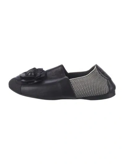 Pre-owned Chanel Interlocking Cc Logo Leather Loafers In Black