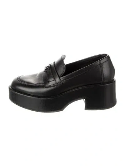 Pre-owned Chanel Interlocking Cc Logo Leather Loafers In Black