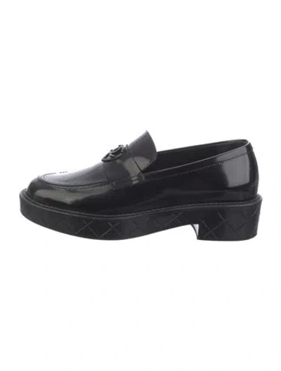 Pre-owned Chanel Interlocking Cc Logo Leather Loafers In Black