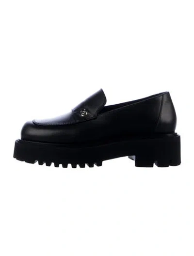 Pre-owned Chanel Interlocking Cc Logo Leather Loafers In Black/silver
