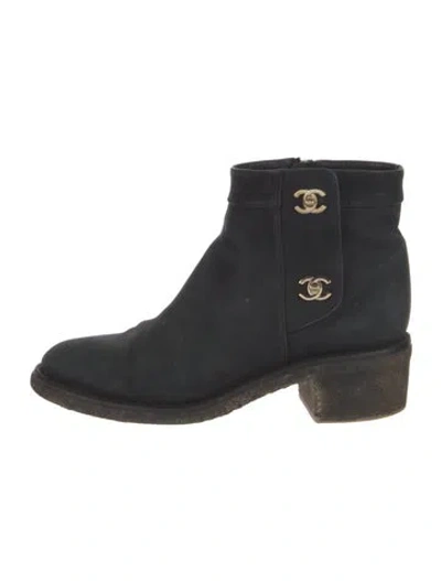 Pre-owned Chanel Interlocking Cc Logo Leather Moto Boots In Black