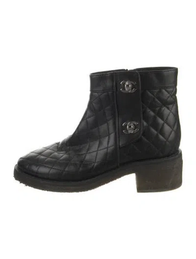 Pre-owned Chanel Interlocking Cc Logo Leather Moto Boots In Black