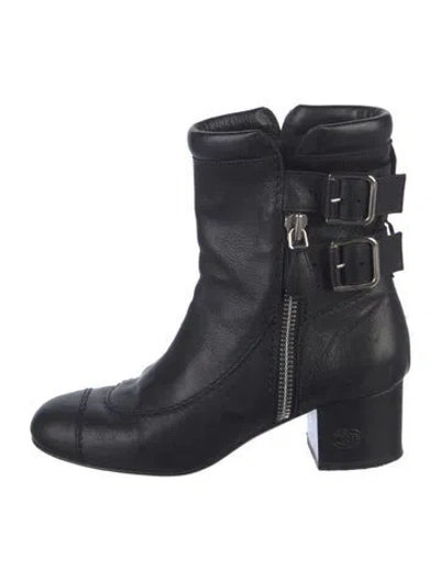 Pre-owned Chanel Interlocking Cc Logo Leather Moto Boots In Black
