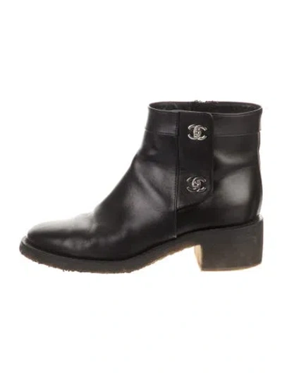Pre-owned Chanel Interlocking Cc Logo Leather Moto Boots In Black