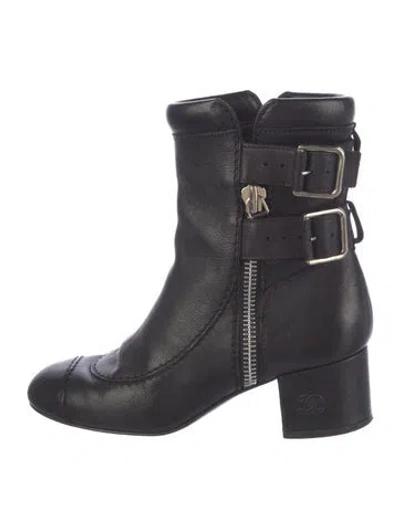 Pre-owned Chanel Interlocking Cc Logo Leather Moto Boots In Black