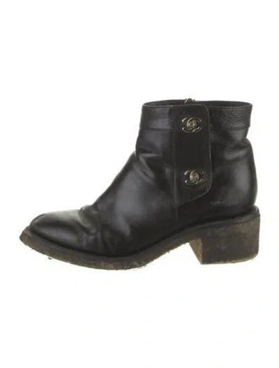 Pre-owned Chanel Interlocking Cc Logo Leather Moto Boots In Black