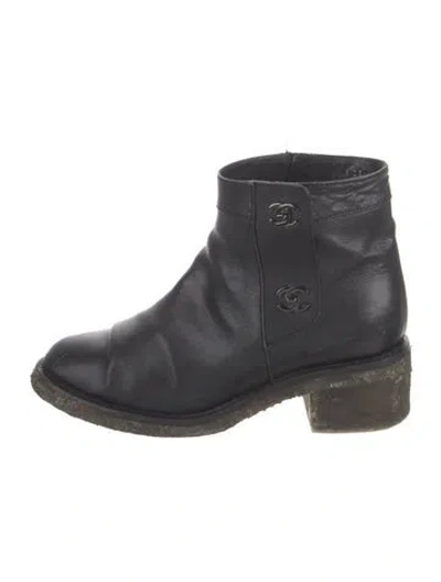 Pre-owned Chanel Interlocking Cc Logo Leather Moto Boots In Black