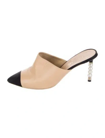 Pre-owned Chanel Interlocking Cc Logo Leather Mules
