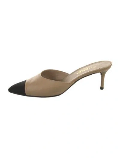 Pre-owned Chanel Interlocking Cc Logo Leather Mules