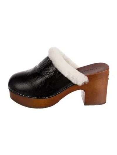 Pre-owned Chanel Interlocking Cc Logo Leather Mules In Black