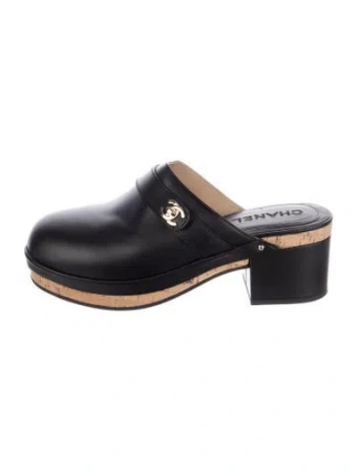 Pre-owned Chanel Interlocking Cc Logo Leather Mules In Black