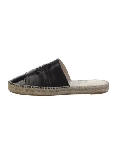 Pre-owned Chanel Interlocking Cc Logo Leather Mules In Black