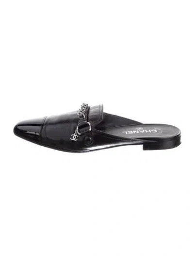 Pre-owned Chanel Interlocking Cc Logo Leather Mules In Black