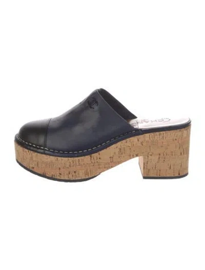 Pre-owned Chanel Interlocking Cc Logo Leather Mules In Blue