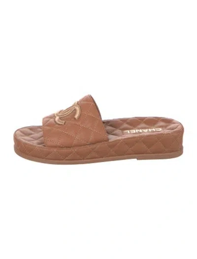 Pre-owned Chanel Interlocking Cc Logo Leather Mules In Brown