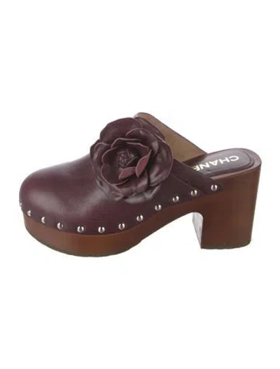 Pre-owned Chanel Interlocking Cc Logo Leather Mules In Burgundy