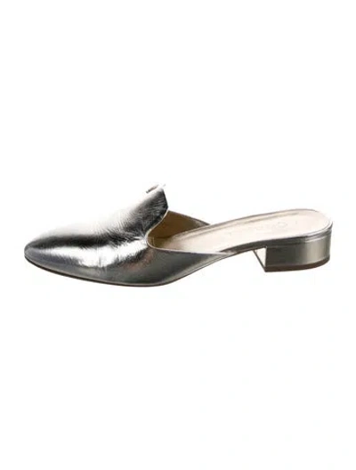 Pre-owned Chanel Interlocking Cc Logo Leather Mules In Gold