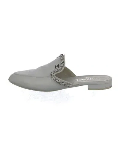 Pre-owned Chanel Interlocking Cc Logo Leather Mules In White