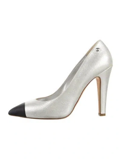 Pre-owned Chanel Interlocking Cc Logo Leather Pumps