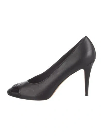 Pre-owned Chanel Interlocking Cc Logo Leather Pumps In Black