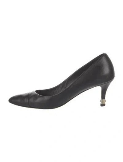 Pre-owned Chanel Interlocking Cc Logo Leather Pumps In Black