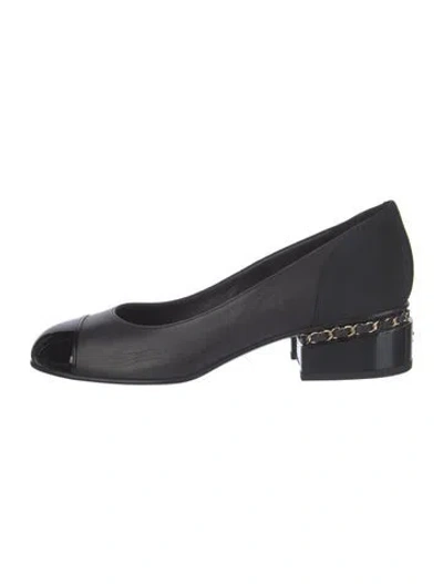 Pre-owned Chanel Interlocking Cc Logo Leather Pumps In Black