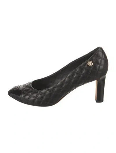 Pre-owned Chanel Interlocking Cc Logo Leather Pumps In Black