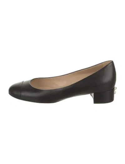 Pre-owned Chanel Interlocking Cc Logo Leather Pumps In Black