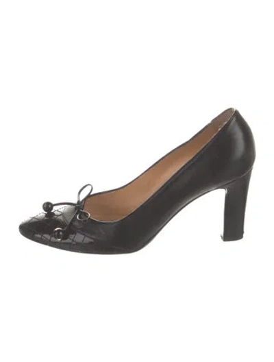 Pre-owned Chanel Interlocking Cc Logo Leather Pumps In Black