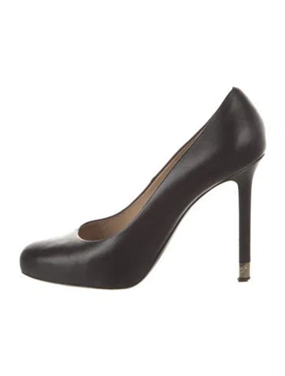 Pre-owned Chanel Interlocking Cc Logo Leather Pumps In Black