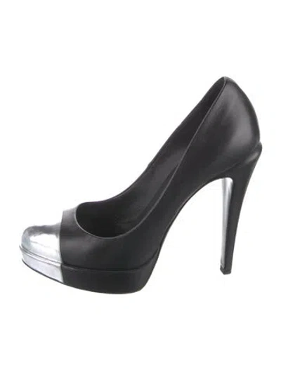 Pre-owned Chanel Interlocking Cc Logo Leather Pumps In Black