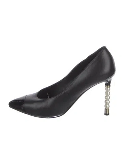 Pre-owned Chanel Interlocking Cc Logo Leather Pumps In Black