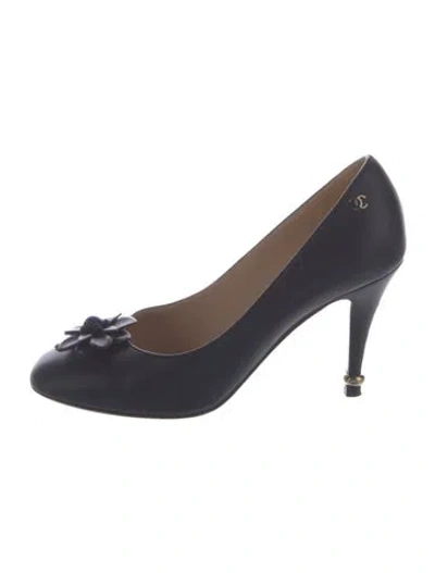 Pre-owned Chanel Interlocking Cc Logo Leather Pumps In Blue