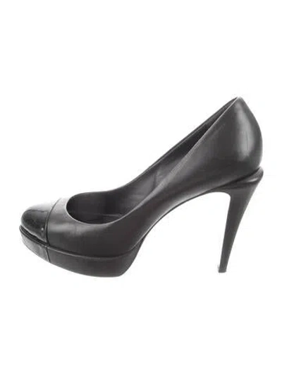 Pre-owned Chanel Interlocking Cc Logo Leather Pumps In Gray