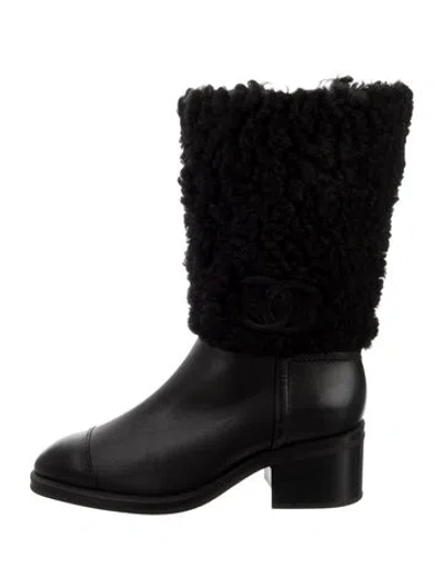 Pre-owned Chanel Interlocking Cc Logo Leather Rain Boots In Black