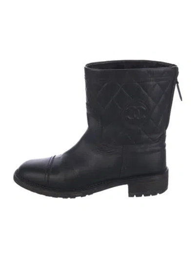 Pre-owned Chanel Interlocking Cc Logo Leather Rain Boots In Black
