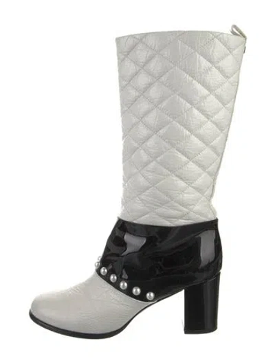 Pre-owned Chanel Interlocking Cc Logo Leather Rain Boots In White