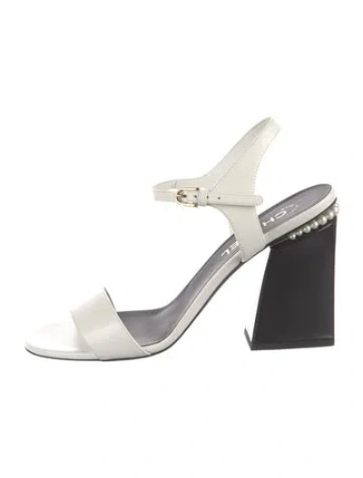 Pre-owned Chanel Interlocking Cc Logo Leather Sandals In Multi