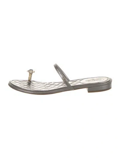 Pre-owned Chanel Interlocking Cc Logo Leather Sandals In Silver