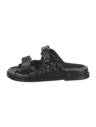 Pre-owned Chanel Interlocking Cc Logo Leather Slides In Black
