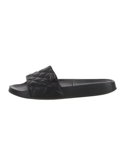 Pre-owned Chanel Interlocking Cc Logo Leather Slides In Black