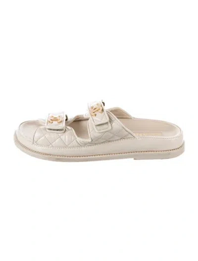Pre-owned Chanel Interlocking Cc Logo Leather Slides In Gold/neutrals