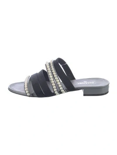 Pre-owned Chanel Interlocking Cc Logo Leather Slides In Multi