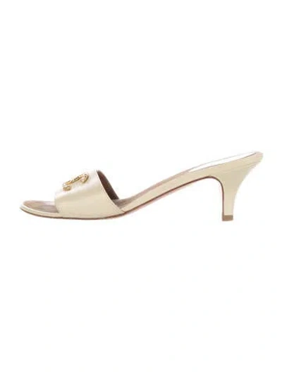 Pre-owned Chanel Interlocking Cc Logo Leather Slides In Neutral