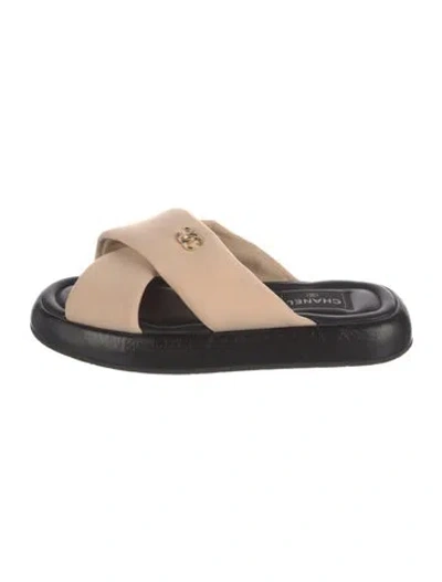 Pre-owned Chanel Interlocking Cc Logo Leather Slides In Neutral