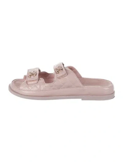 Pre-owned Chanel Interlocking Cc Logo Leather Slides In Pink