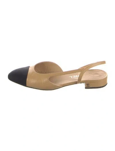 Pre-owned Chanel Interlocking Cc Logo Leather Slingback Flats In Neutral