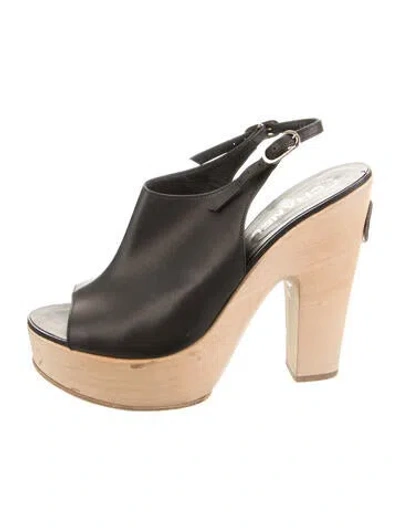 Pre-owned Chanel Interlocking Cc Logo Leather Slingback Pumps In Black